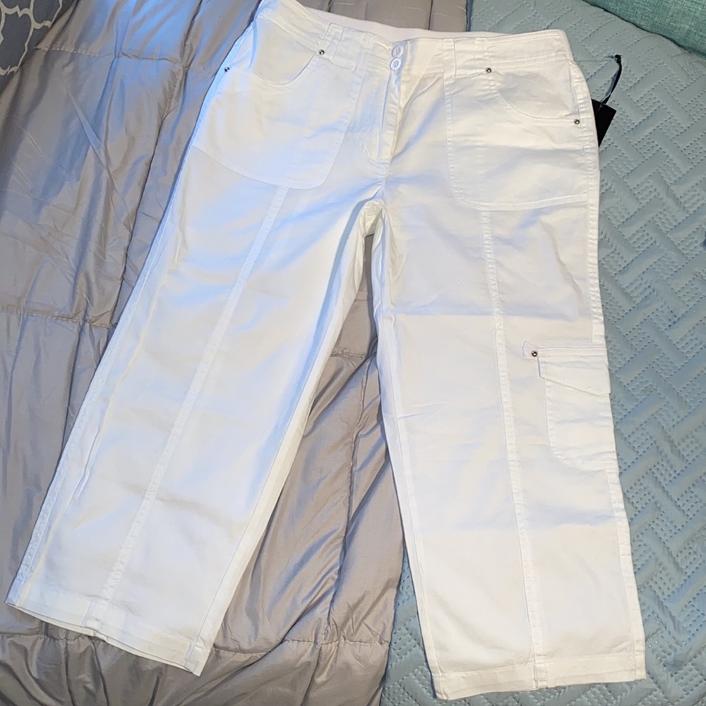 Coral Bay Petite comfort waist lightweight semi sheer capris white 10P